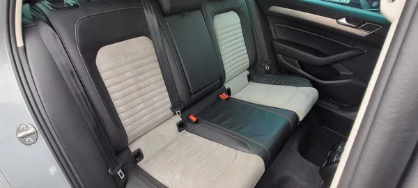 Volkswagen Passat Variant 2,0TDi 176kW DSG 4×4 - foto 13