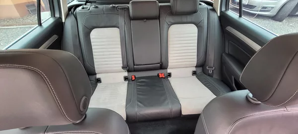 Volkswagen Passat Variant 2,0TDi 176kW DSG 4×4 - foto 19