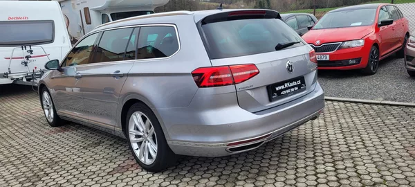 Volkswagen Passat Variant 2,0TDi 176kW DSG 4×4 - foto 6