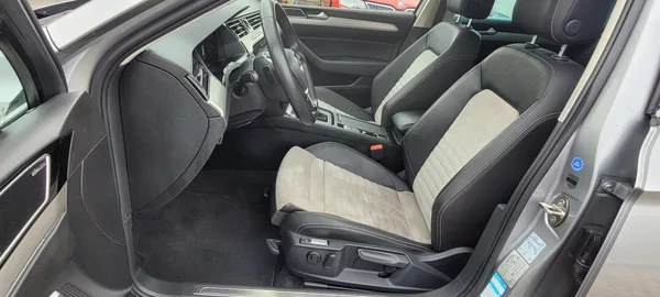 Volkswagen Passat Variant 2,0TDi 176kW DSG 4×4 - foto 9
