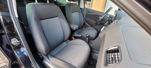 Volkswagen Polo 1,2TSi 81kW R-Line Highline - foto 13