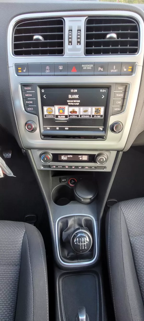 Volkswagen Polo 1,2TSi 81kW R-Line Highline - foto 18