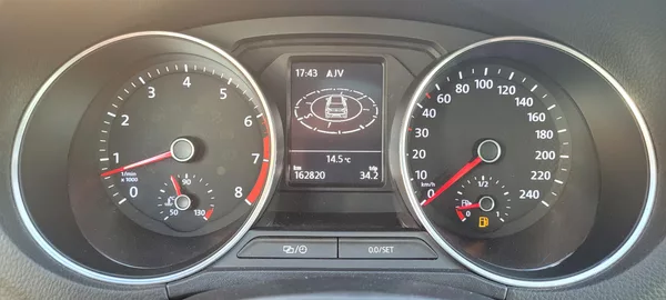 Volkswagen Polo 1,2TSi 81kW R-Line Highline - foto 21