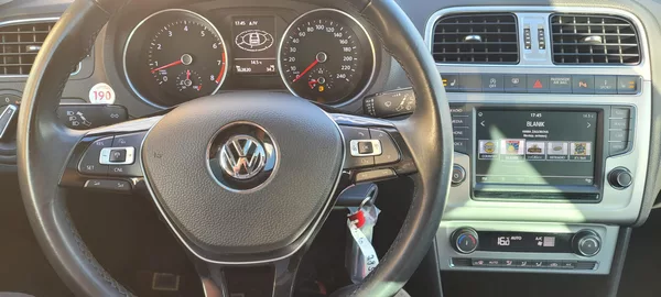 Volkswagen Polo 1,2TSi 81kW R-Line Highline - foto 34