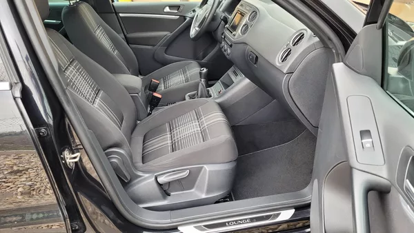 Volkswagen Tiguan 2,0TDi 110kW Lounge - foto 16