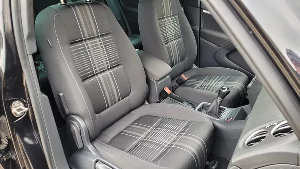 Volkswagen Tiguan 2,0TDi 110kW Lounge - foto 17