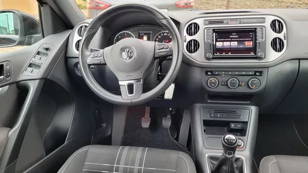 Volkswagen Tiguan 2,0TDi 110kW Lounge - foto 22
