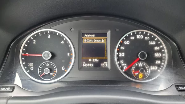 Volkswagen Tiguan 2,0TDi 110kW Lounge - foto 25