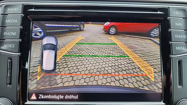 Volkswagen Tiguan 2,0TDi 110kW Lounge - foto 29