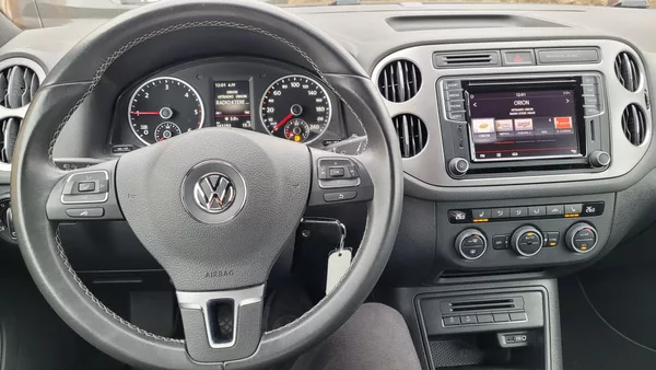 Volkswagen Tiguan 2,0TDi 110kW Lounge - foto 32