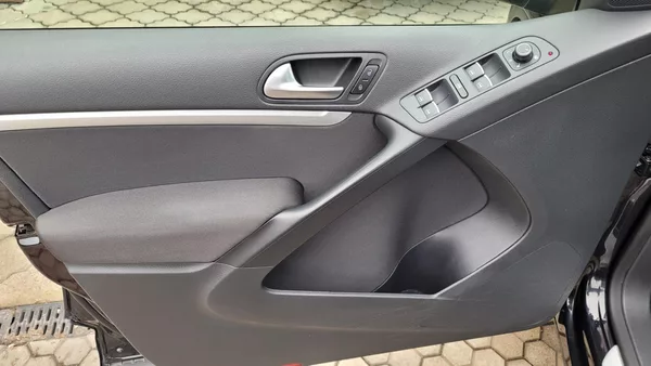 Volkswagen Tiguan 2,0TDi 110kW Lounge - foto 36