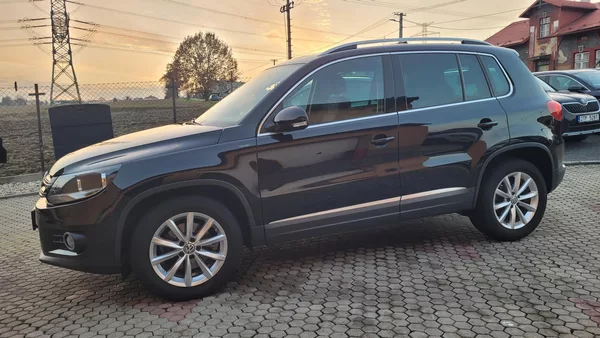 Volkswagen Tiguan 2,0TDi 110kW Lounge - foto 9