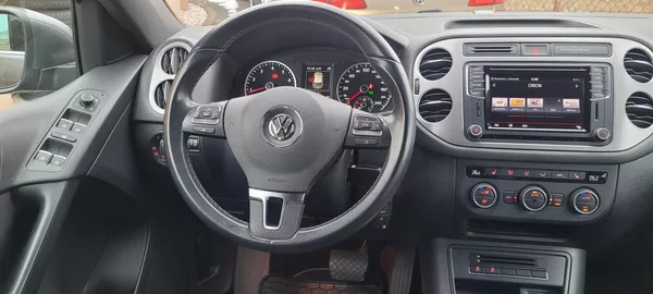 Volkswagen Tiguan 1,4TSi 110kW DSG R-Line Bi-Xen - foto 20