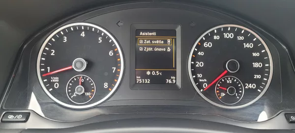 Volkswagen Tiguan 1,4TSi 110kW DSG R-Line Bi-Xen - foto 22