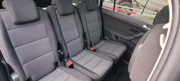 Volkswagen Touran 1,4TSi 110kW benzín DSG FuLLeD - foto 14