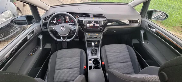 Volkswagen Touran 1,4TSi 110kW benzín DSG FuLLeD - foto 18