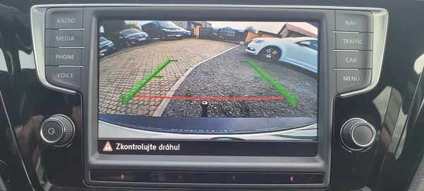 Volkswagen Touran 1,4TSi 110kW benzín DSG FuLLeD - foto 27