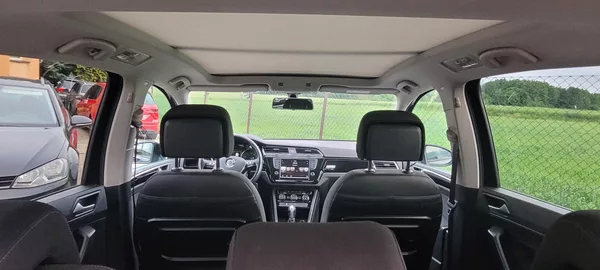 Volkswagen Touran 1,4TSi 110kW benzín DSG FuLLeD - foto 37