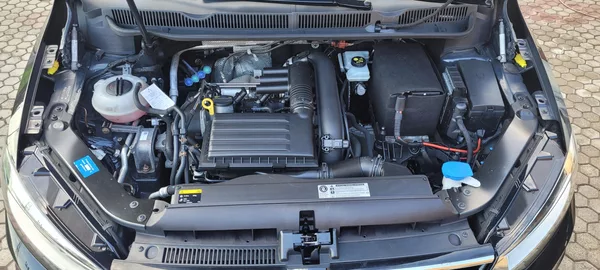 Volkswagen Touran 1,4TSi 110kW benzín DSG FuLLeD - foto 39