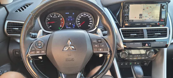 Mitsubishi Eclipse Cross 1,5T-MiVeC 120kW 4WD „TOP“ - foto 32