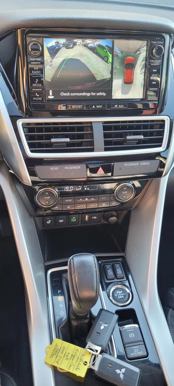 Mitsubishi Eclipse Cross 1,5T-MiVeC 120kW 4WD „TOP“ - foto 34