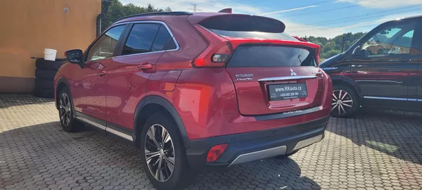 Mitsubishi Eclipse Cross 1,5T-MiVeC 120kW 4WD „TOP“ - foto 7