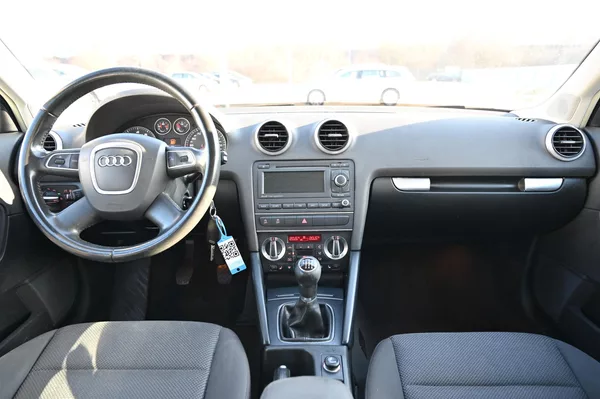 Audi A3 1.4TFSI 92KW Rezervace 6/2011 - foto 10