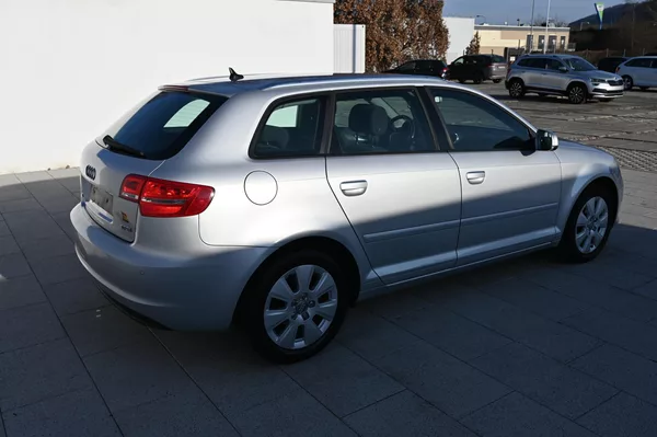 Audi A3 1.4TFSI 92KW Rezervace 6/2011 - foto 5