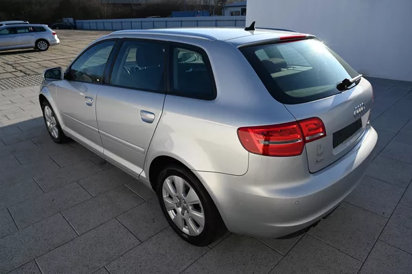 Audi A3 1.4TFSI 92KW Rezervace 6/2011 - foto 7