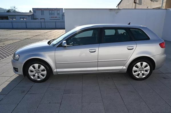 Audi A3 1.4TFSI 92KW Rezervace 6/2011 - foto 8