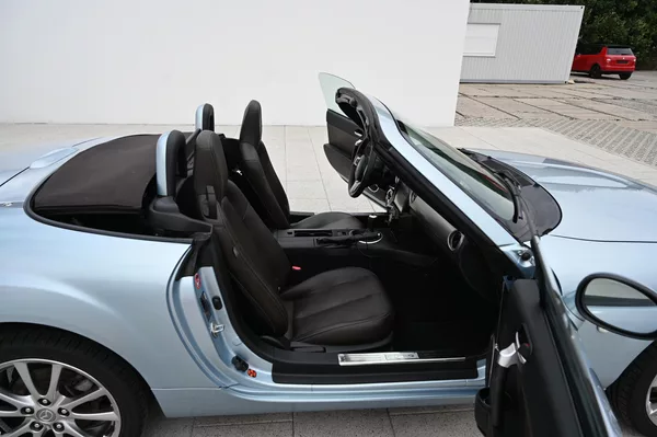 Mazda MX-5 1.8 93KW Niseko 3/2009 - foto 14
