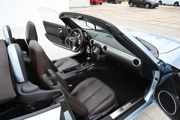 Mazda MX-5 1.8 93KW Niseko 3/2009 - foto 15