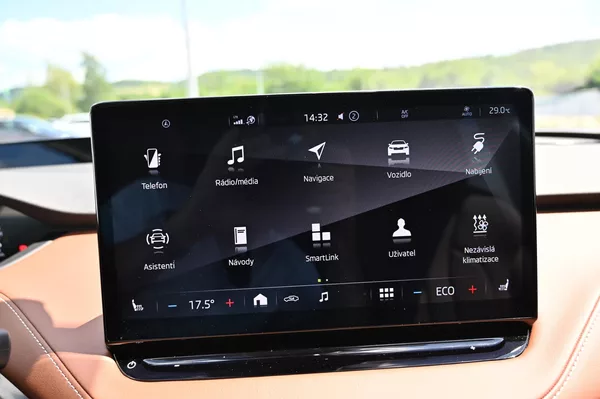 Škoda Enyaq iV / 82kWh / SoH 96,7/ DPH - foto 15