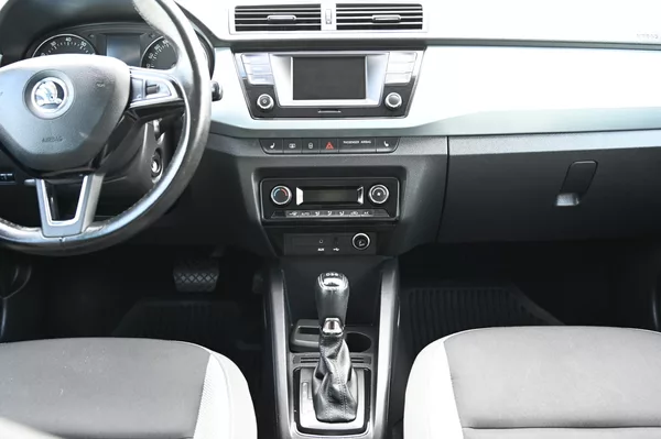 Škoda Fabia 1.2TSI 81KW DSG Ambition 5/16 - foto 11