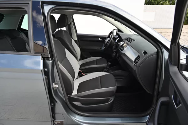 Škoda Fabia 1.2TSI 81KW DSG Ambition 5/16 - foto 27