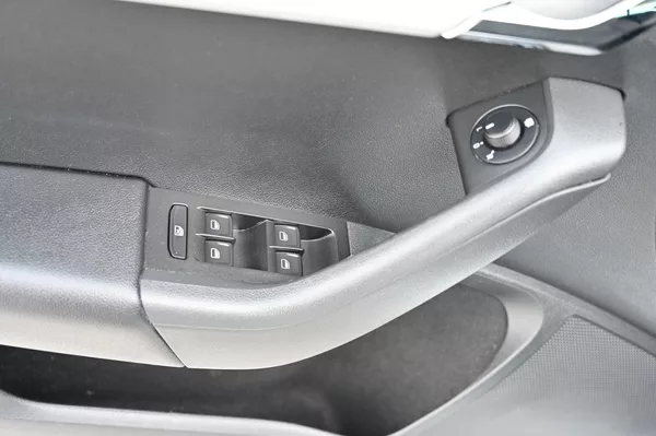 Škoda Octavia 1.6TDI 77KW Edition 4/2015 - foto 21