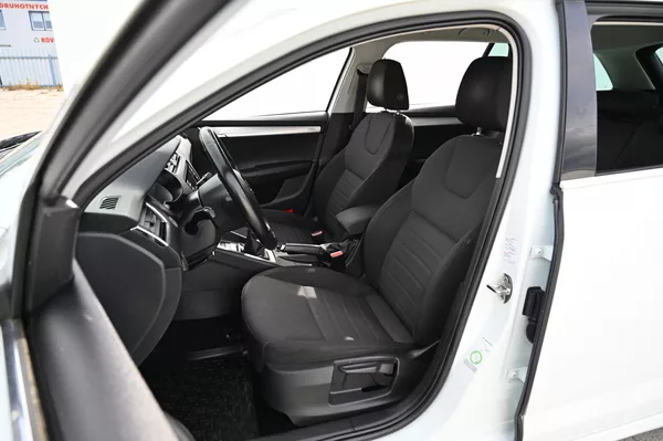 Škoda Octavia 1.6TDI 77KW Edition 4/2015 - foto 23