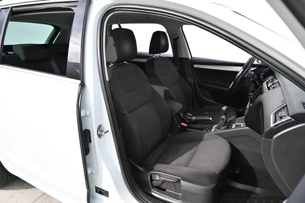Škoda Octavia 1.6TDI 77KW Edition 4/2015 - foto 26
