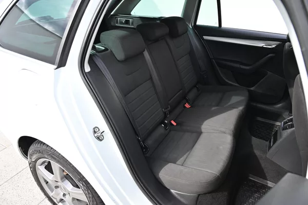 Škoda Octavia 1.6TDI 77KW Edition 4/2015 - foto 28