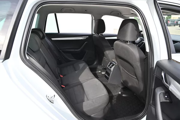 Škoda Octavia 1.6TDI 77KW Edition 4/2015 - foto 29