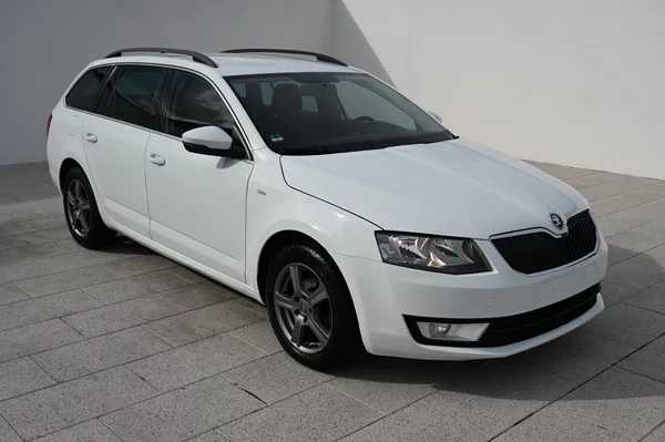 Škoda Octavia 1.6TDI 77KW Edition 4/2015 - foto 3