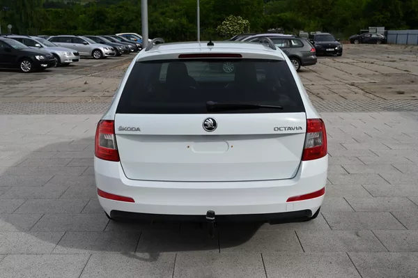 Škoda Octavia 1.6TDI 77KW Edition 4/2015 - foto 6