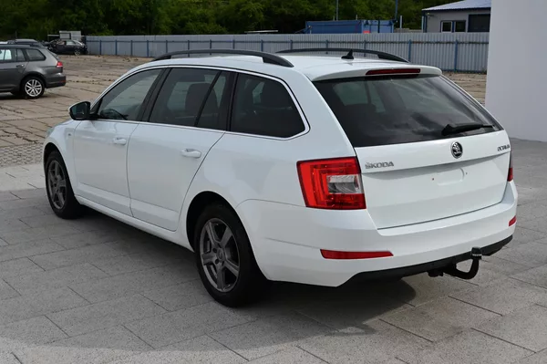 Škoda Octavia 1.6TDI 77KW Edition 4/2015 - foto 7