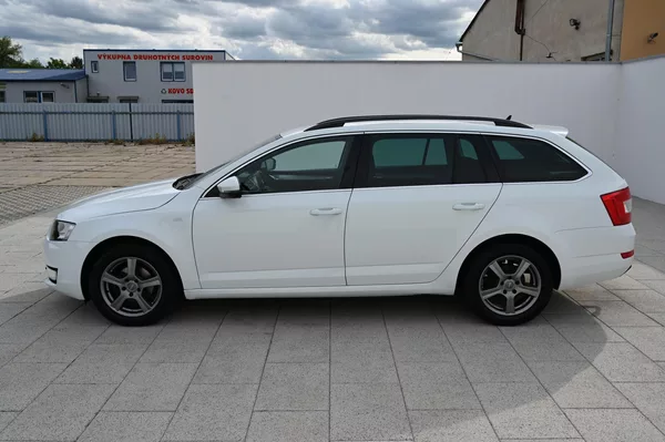 Škoda Octavia 1.6TDI 77KW Edition 4/2015 - foto 8