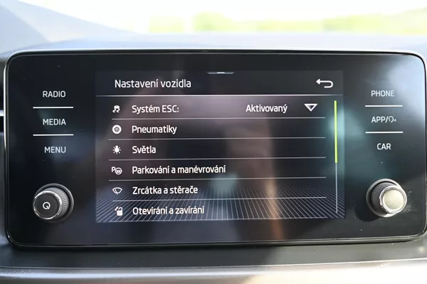 Škoda Scala 1.5TSI 110KW DSG Clever 1/2022 - foto 25