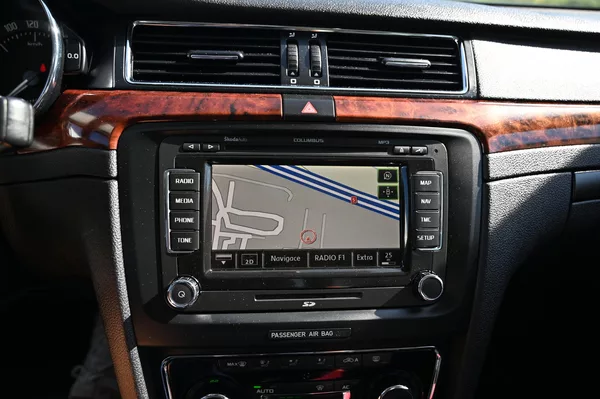 Škoda Superb 2.0TDI 125KW DSG Elegance 9/12 - foto 14