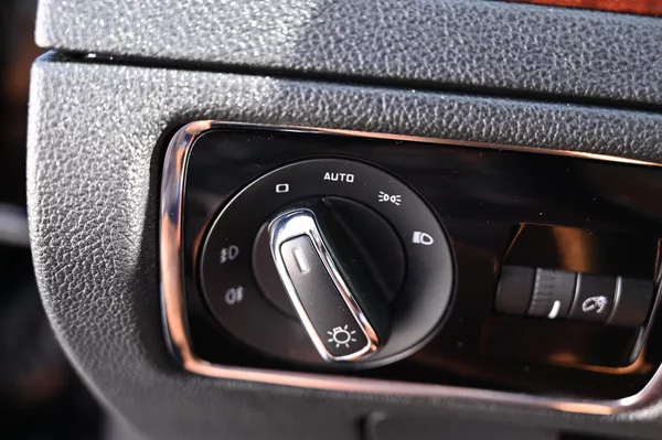 Škoda Superb 2.0TDI 125KW DSG Elegance 9/12 - foto 22