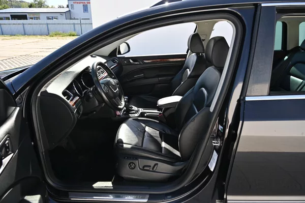 Škoda Superb 2.0TDI 125KW DSG Elegance 9/12 - foto 26