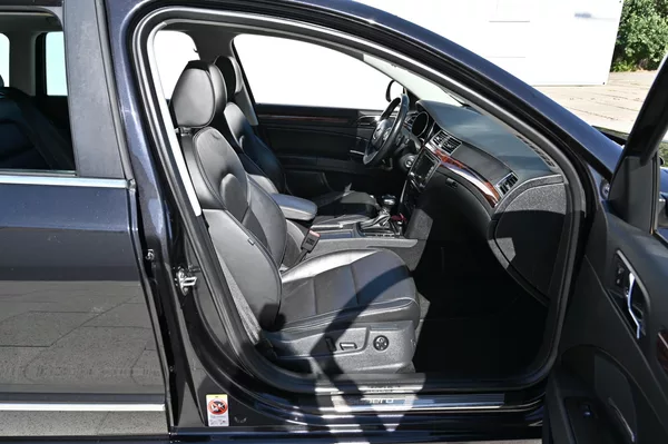 Škoda Superb 2.0TDI 125KW DSG Elegance 9/12 - foto 30