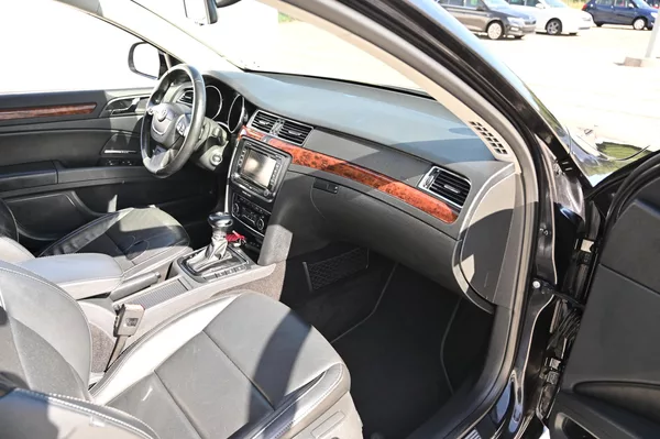 Škoda Superb 2.0TDI 125KW DSG Elegance 9/12 - foto 31